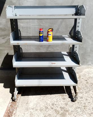 espositore metallico con ruote