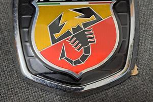 placchetta abarth 