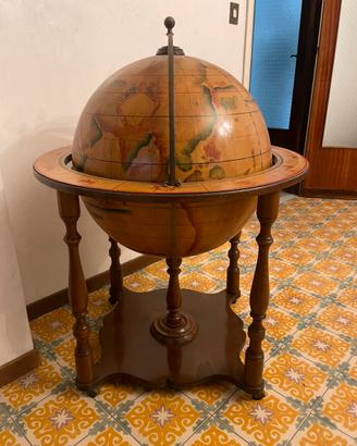 Mobile bar mappamondo