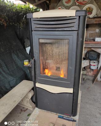 vVendo stufa a pellet