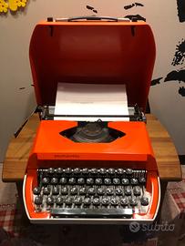Macchina da scrivere olivetti primavera 1970