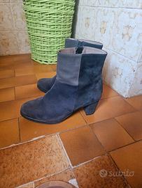 Stivaletti blu e grigi