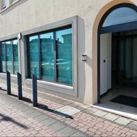 Esercizio commerciale negozio, studio, banca