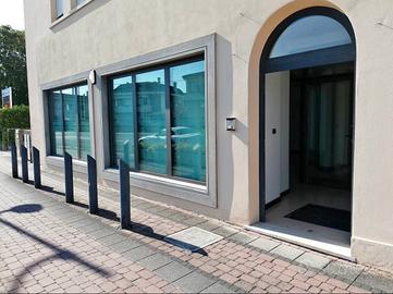 Esercizio commerciale negozio, studio, banca