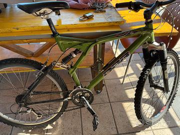 Bicicletta Diamondbackracing V6