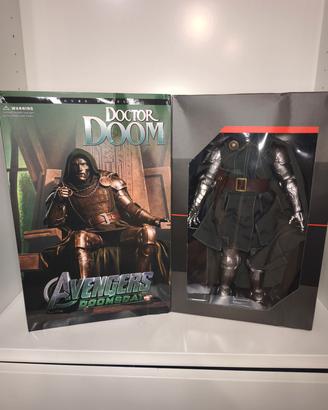 Doctor Doom Avengers Doomsday 36cm Figure Nuova