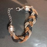 Bracciale intrecciato in metallo