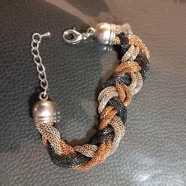 Bracciale intrecciato in metallo