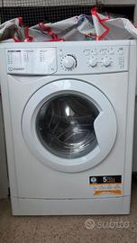 Lavatrice Indesit  6 kg Eco Time semi nuova 