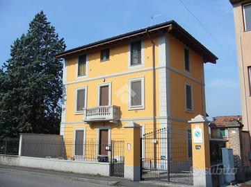 2 LOCALI A SPINO D'ADDA