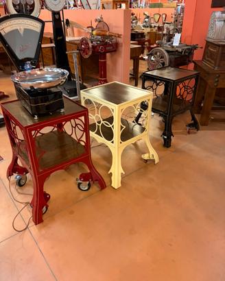 Tavolini restaurati con ruote per affettatrice