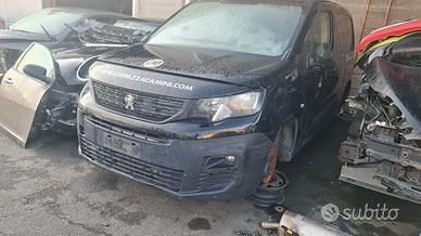Peugeot partner 2020 paraurti portiera kit airbag