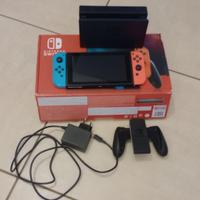 Nintendo Switch con accessori e scatola