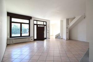 Casa indipendente di 136 m² con 5 locali e box aut