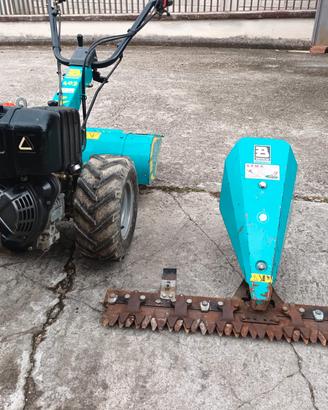 MOTOCOLTIVATORE E FALCIATRICE 