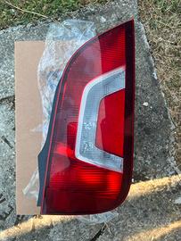 Faro posteriore dx volkswagen up