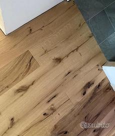 Parquet Nodato Rustico con Spaccature a Roma