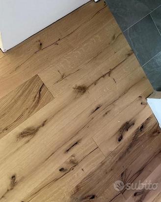 Parquet Nodato Rustico con Spaccature a Roma