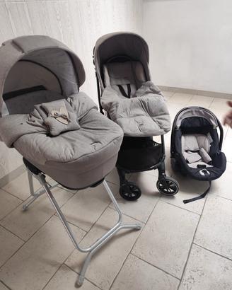 Trio passeggino ovetto e navicella 