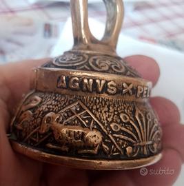 Campanella vintage. bronzo. volume forte