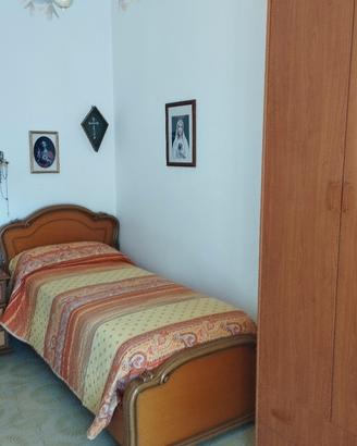 letto e comodino