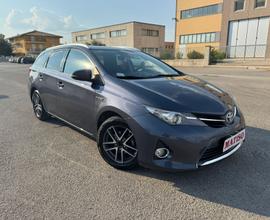 Toyota Auris 1.8 Hybrid. Cambio automatico