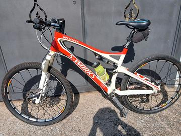 bicicletta mtb Specialized