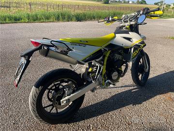 SWM SM 125 R motard