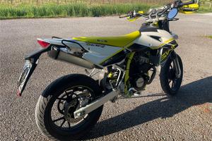 SWM SM 125 R motard