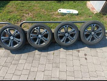Cerchi con gomme Peugeot 208 originali 