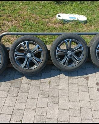 Cerchi con gomme Peugeot 208 originali 