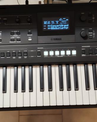 Workstation Yamaha E583
