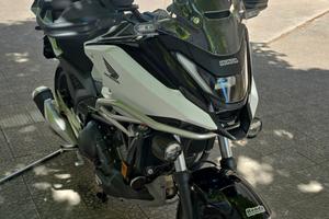 Honda NC750X DCT 2025 con 1500 km