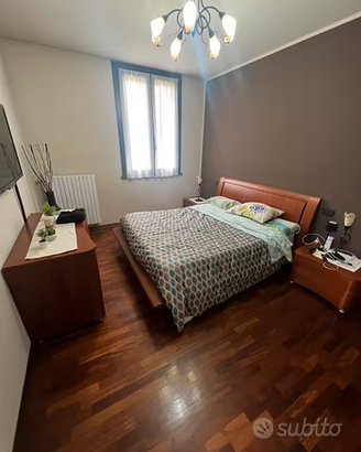 Camera da letto matrimoniale in vero legno