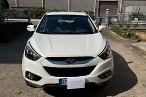 HYUNDAI  IX  35  4WD