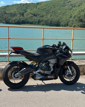 Aprilia tuono 660 factory