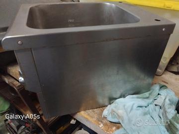 Lavello in acciaio inox