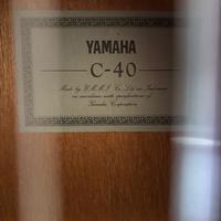 Chitarra yahama c40