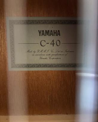 Chitarra yahama c40