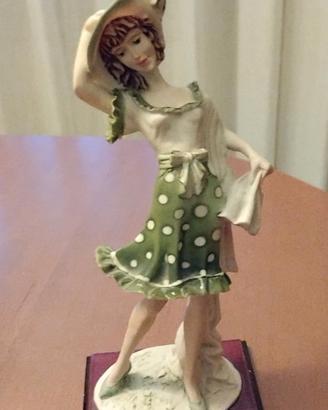 Statuina serie Valentino by Miriam Capodimonte.