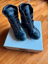 Stivaletti anfibi 42