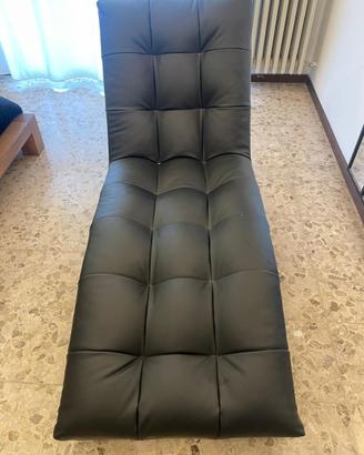 chaise longue