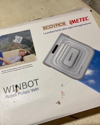 Robot pulisci vetri automatico.