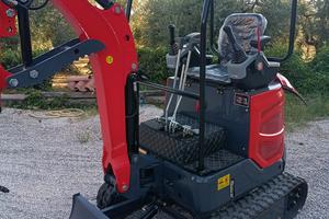 escavatore infront YFE 18 quintali 