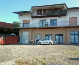 MUGGIA STR PER S. BARBARA LOC COMMERCIALE CON PIAZ