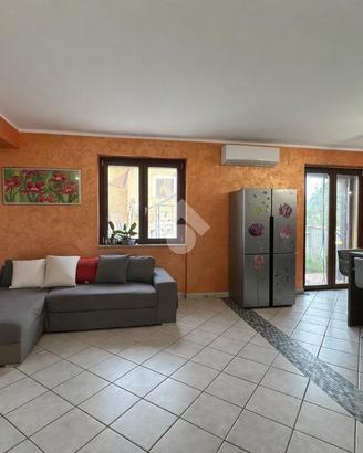 3 LOCALI A MENDICINO