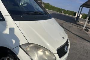 Mercedes classe A bianca deisel