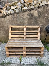 Panca fatta con pallet