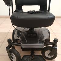 Carrozzina elettrica per disabili e anziani