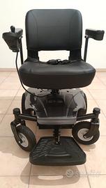 Carrozzina elettrica per disabili e anziani